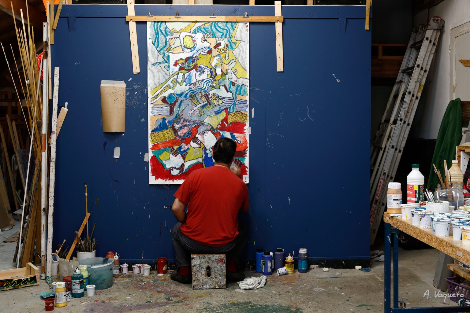 L'artiste Franck CAVADORE dans son atelier de Tarnos 2 © Alexandra VAQUERO